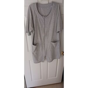 Women's  Robe Size 18-20 Gray Zipper Pockets Gray